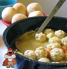 220px-Soup_with_meatballs-01.jpg