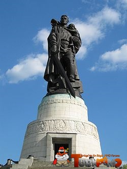 250px-TreptowEhrenmal10.jpg