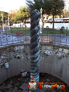 Istanbul_hippodrome_Serpentine_Column.jpg
