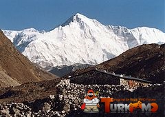 240px-ChoOyu-fromGokyo.jpg