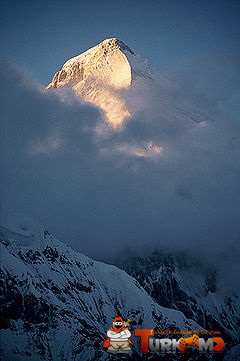 240px-Peak_of_Khan_Tengri_at_sunset.jpg