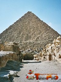 200px-Egypt.Giza.Menkaure.01.jpg
