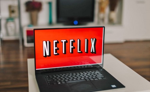 stock-photo-zagreb-croatia-december-netflix-logo-on-laptop-screen-netflix-is-an-international-354045035-ed.jpg