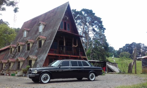 COSTA RICA A FRAME MANSION. MERCEDES LIMOUSINE TOURS.
