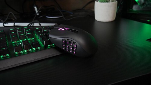 Razer-Naga-X-Side-Angle.jpg