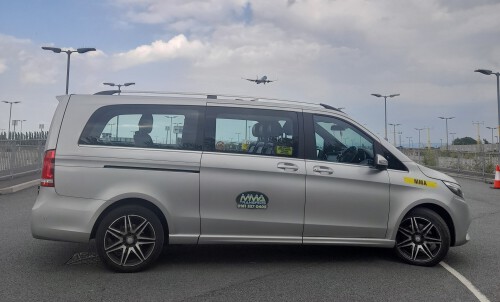 manchester-airport-private-hire-taxi.jpg