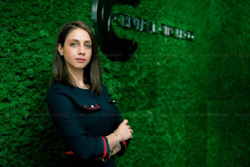Editorial-Pictures-Creative-Professional-Corporate-Magazine-Photographer-Portrait-Photography-Kuwait-Dubai-Abu-Dhabi-01-2048x1364.jpg