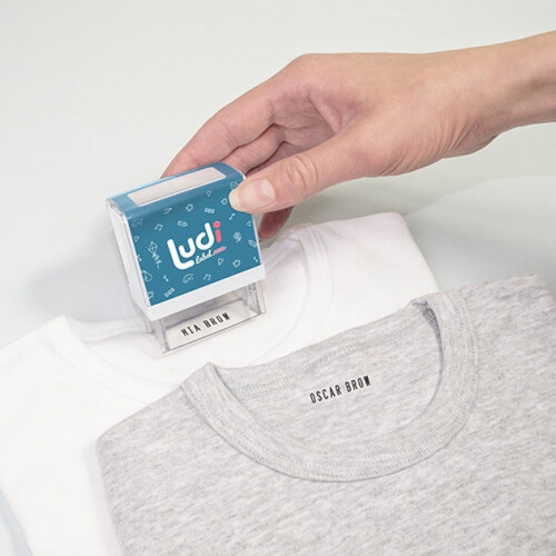 customizable-clothing-and-stationery-name-stamp_1.jpg