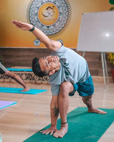Ashtanga-yoga-teacher-training.jpg