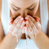 WaterPureTech-Woman_600x.png