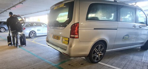 manchester-airport-minibus-service.jpg