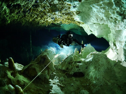 caverndivingtulum.jpg