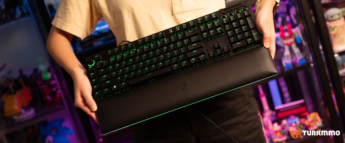 geek-review-razer-blackwidow-v4-pro-21.jpg