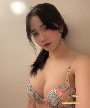 Amy-2-local-kl-escort-300x360.jpg