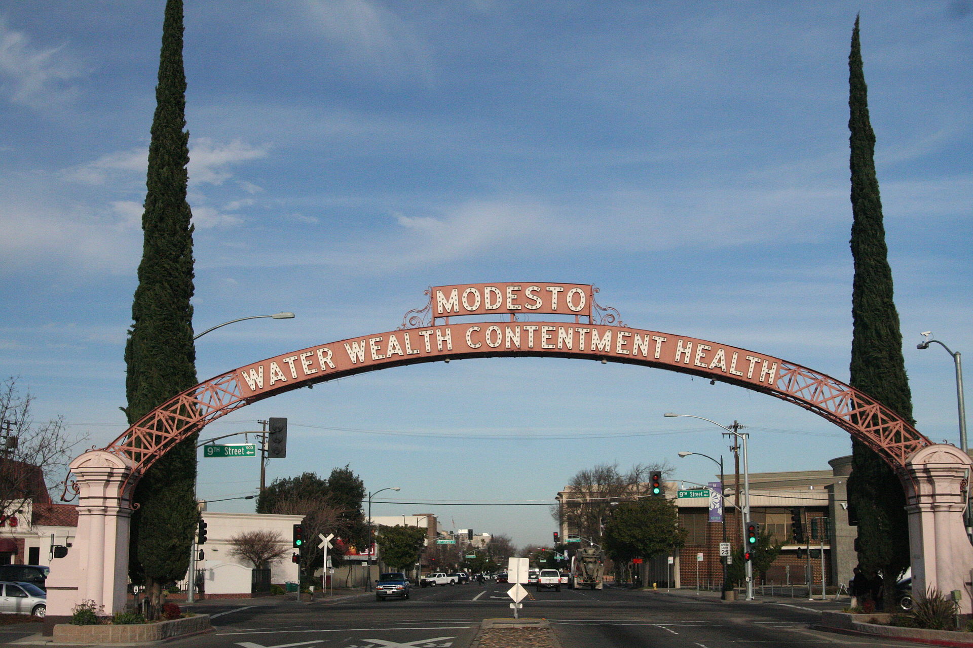 Modesto_Arch.jpg