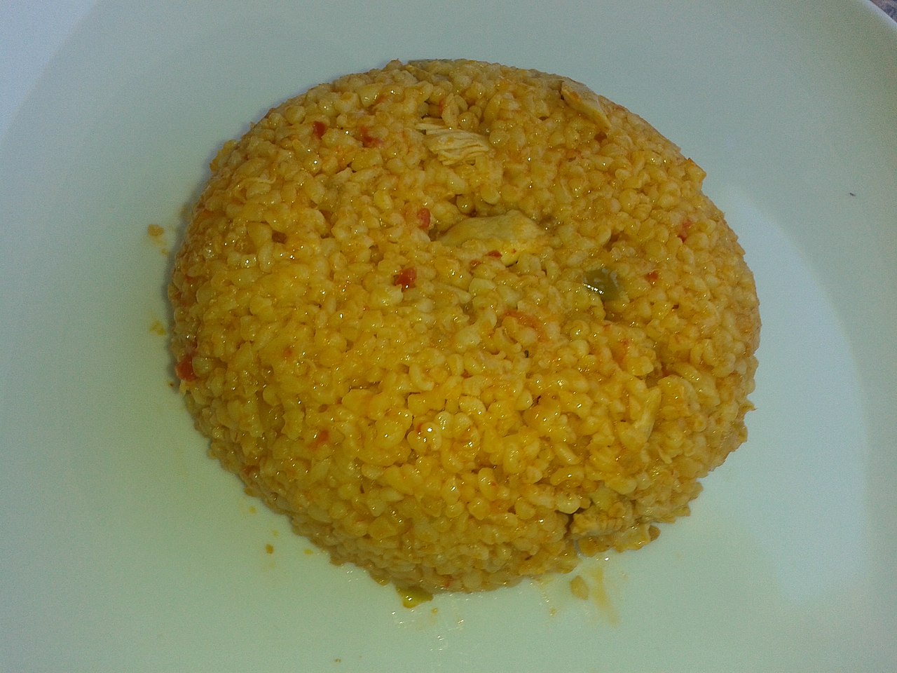 1280px-Tavuklu_bulgur.jpg