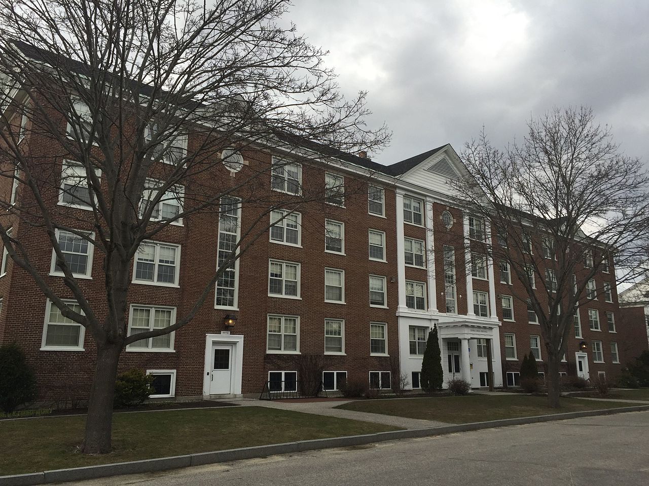 Smith_Hall_Bates_College.jpg