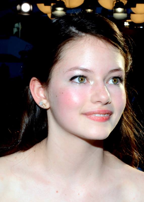 Mackenzie_Foy_Cannes_2015.jpg