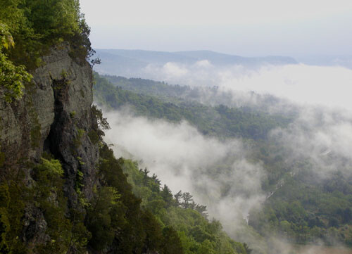Delaware_Water_Gap_cliffs.jpg