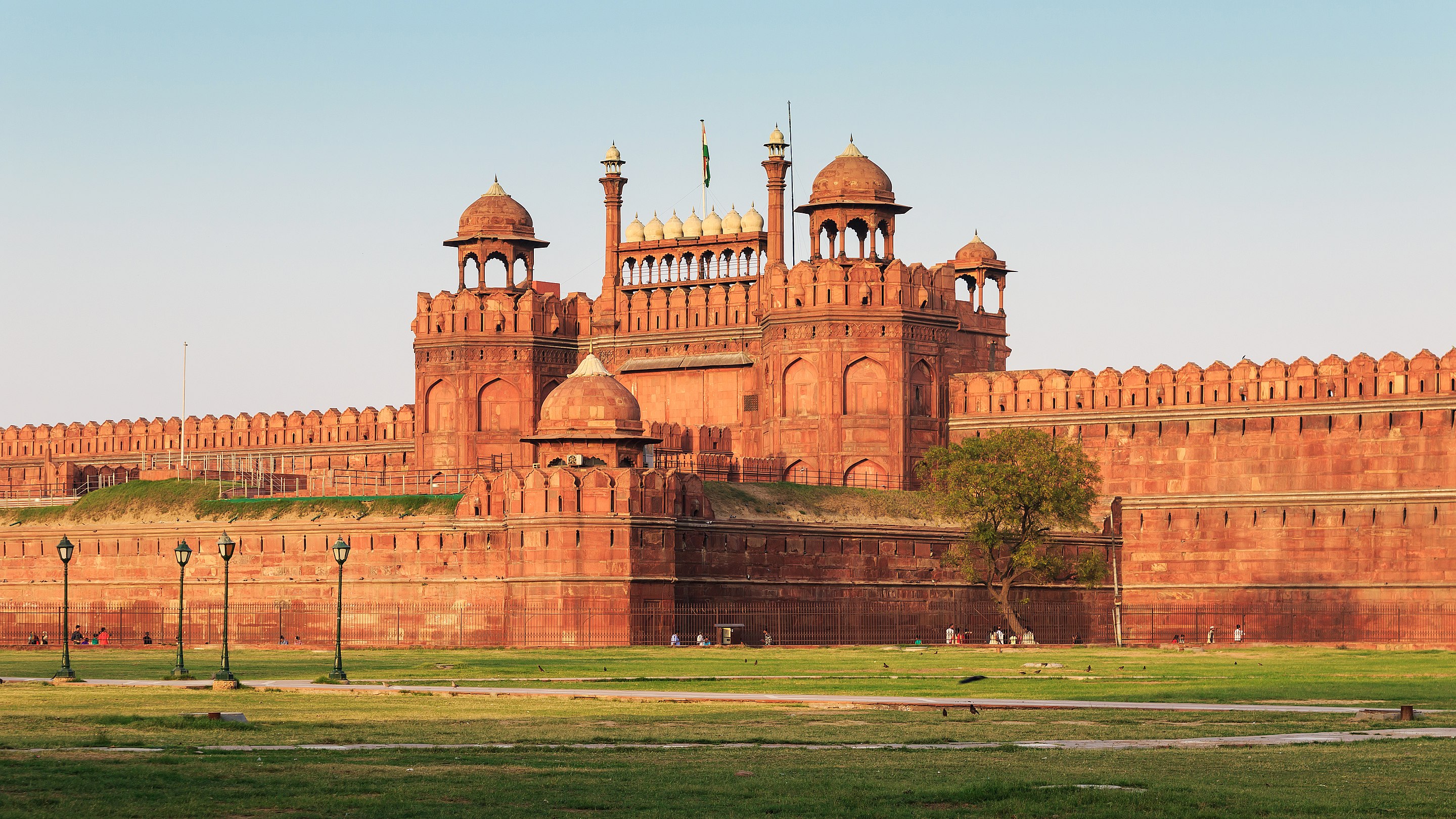 Red_Fort_in_Delhi_03-2016_img3.jpg