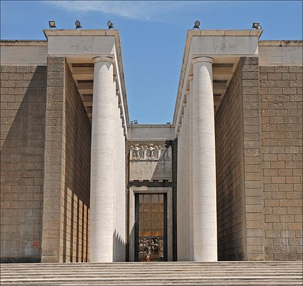 Lentree_du_musee_de_la_civilisation_romaine_EUR_Rome_5904092579.jpg
