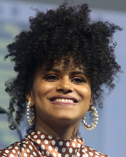 440px-Zazie_Beetz_by_Gage_Skidmore_cropped.jpg