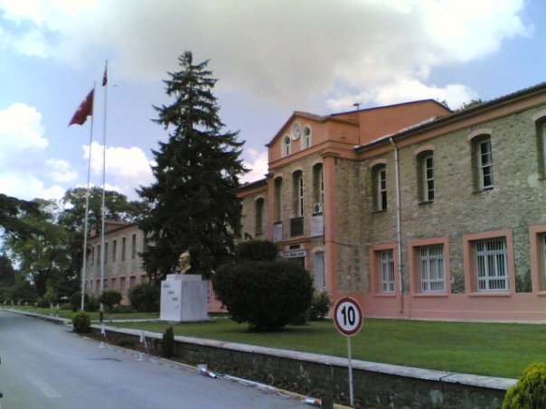 Halkali_ziraat_mektebi_giris.jpg