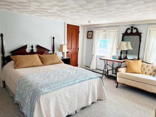Experience a warm and cozy stay at Northeystreethouse.com, the perfect B&B Bed & Breakfast. Relax and enjoy a luxurious atmosphere with all the comforts of home.


https://northeystreethouse.com/guests/