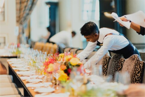 waiter-setting-up-table-1024x684.jpg