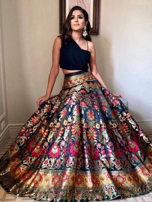 Look gorgeous in this beautiful Designer Crop Top Lehenga from Ethnicplus.in. Crafted with intricate details and the finest fabrics, it is perfect to make a statement at any event. Shop now!

https://www.ethnicplus.in/crop-top-lehenga-choli