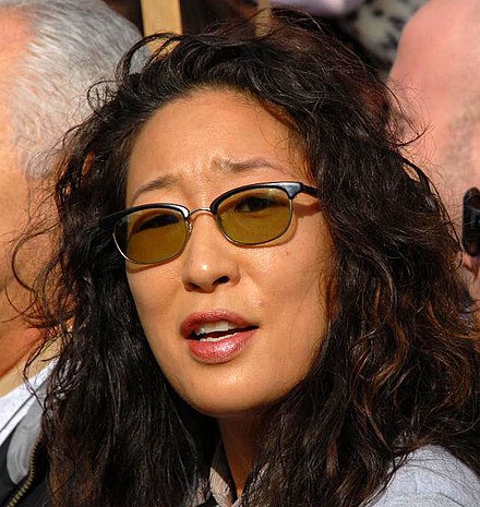 440px-Sandra_Oh_WGA_adjusted.jpg