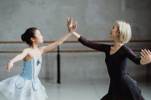 Find the love and grace of modern dance with Cityballetofhouston.com. Savour the sensations and allow our remarkable performances to captivate you.

https://cityballetofhouston.com/contemporary/