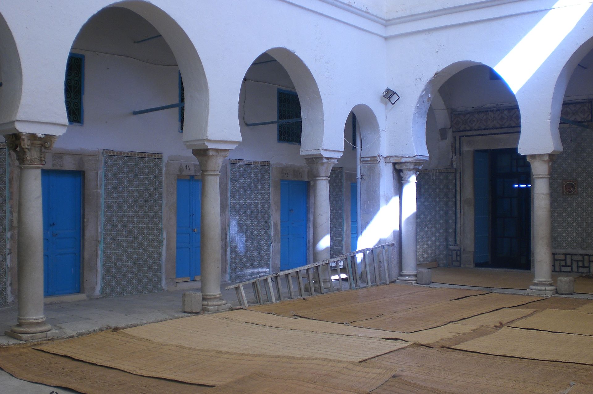 Medersa_Jamaa_Jdid_Interieur.jpg