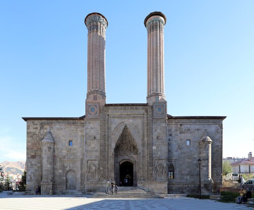 Erzurum, madrasa dei minareti gemelli, 1253 ca., esterno 01