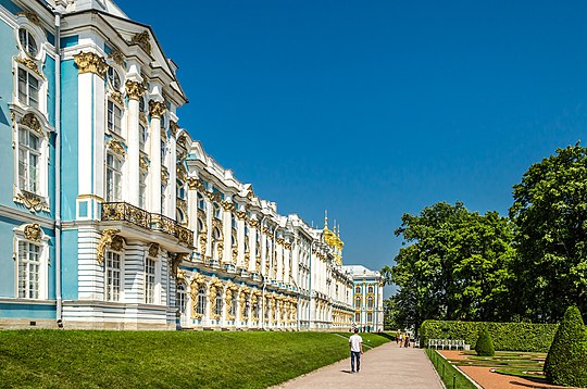 Catherine_Palace_in_Tsarskoe_Selo_01.jpg