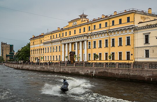 Yusupov_Palace_on_the_Moika_River_Saint_Petersburg.jpg