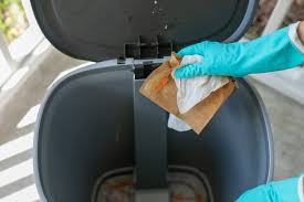 The-Best-Trash-Can-Smell-Remover.jpg