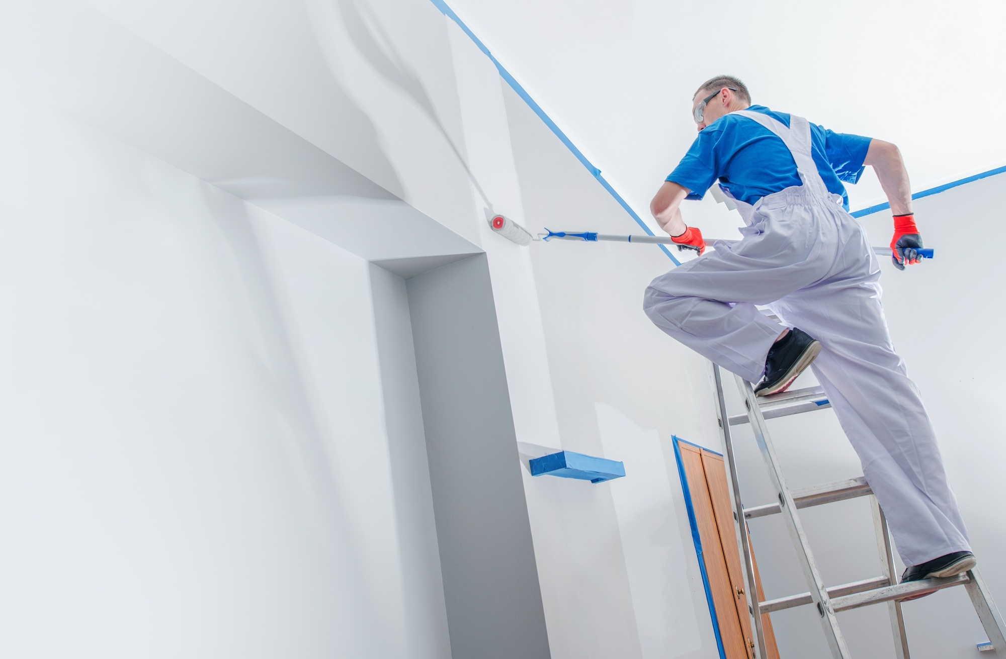 5 Tips for Choosing the Right House Painter for Your Project