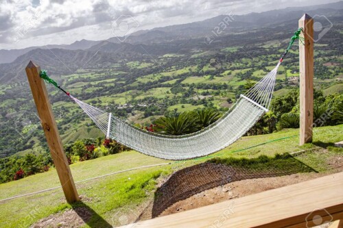 136490599-panorama-de-la-vista-desde-la-altura-de-montana-redonda-en-republica-dominicana.jpg