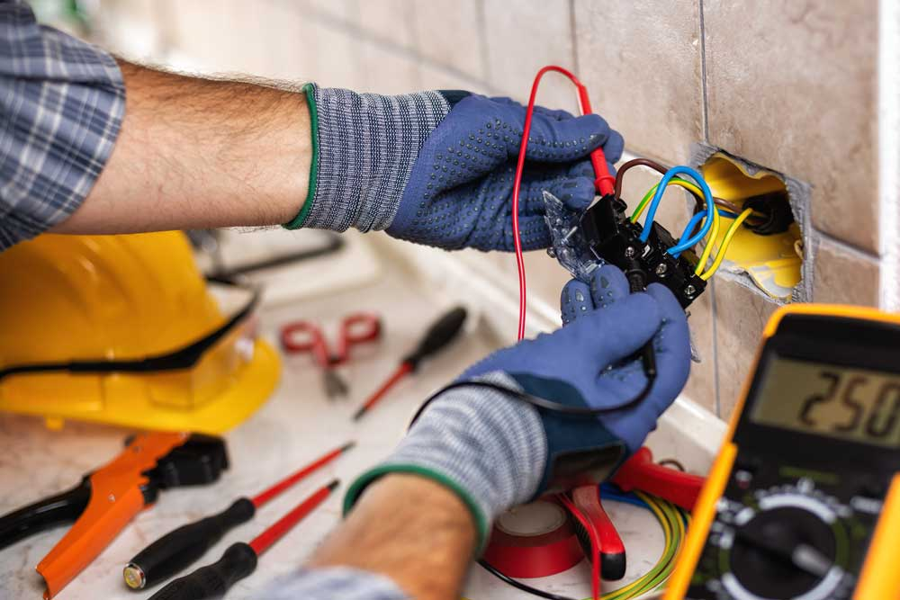 Keeping Your Business Running Smoothly: Commercial Electricians and Generator Installation in Springfield, MO