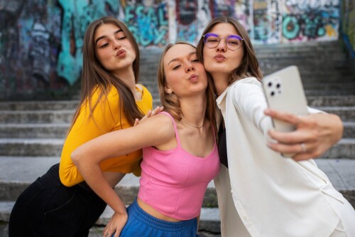 imageye___-_TikTok-Follower-kaufen-Fallstudien-und-Beispiele-Ein-zweischneidiges-Schwert-1536x1024.jpg